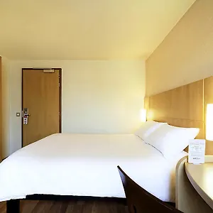 Ibis Tour Eiffel Cambronne 15eme מלון